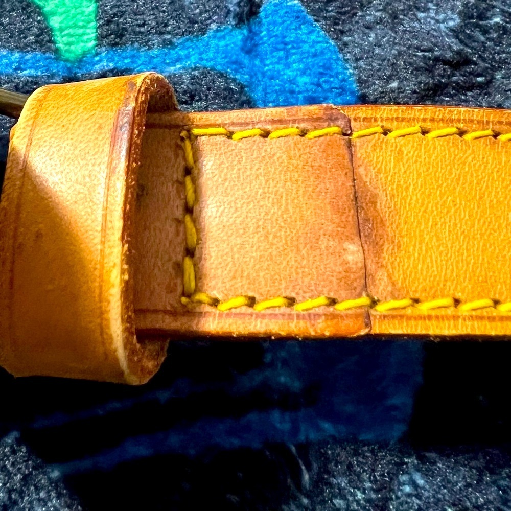 ‼️SOLD‼️LOUIS VUITTON LEATHER STRAP CROSSBODY/ SHOULDER/ DUFFLE BAGS 110”CM - Picture 10 of 12
